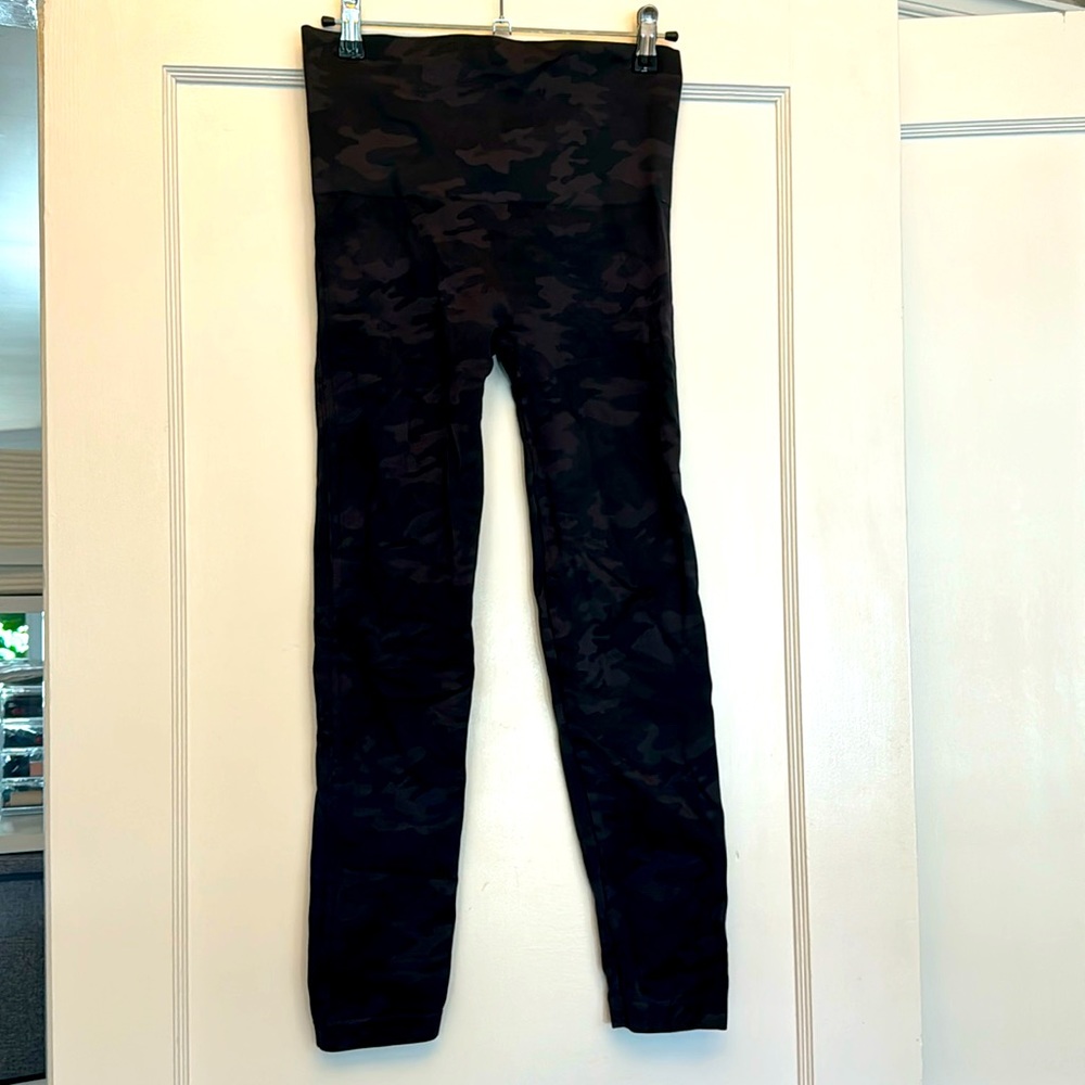 Spanx camo leggings L